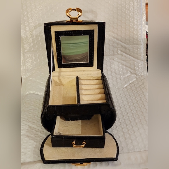 Travel Jewelry Box/Organizer - Picture 3 of 3